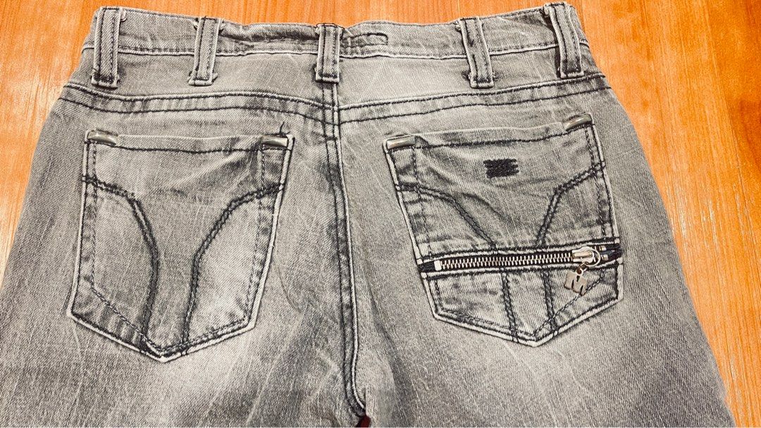 Moving sale Cheap bargain for branded Jeans