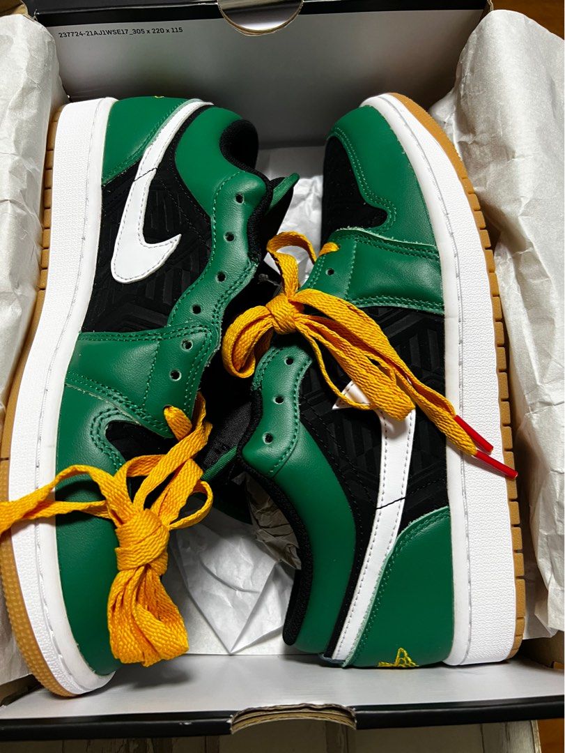 Nike air Jordan 1 Low Christmas se Men s Fashion Footwear