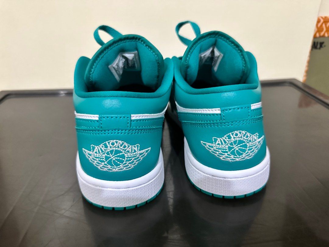 j1 low emerald
