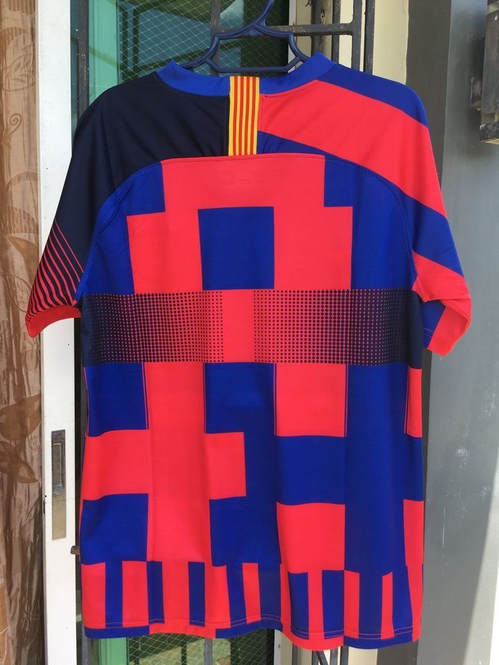 juego Caso Wardian frecuentemente Nike FC Barcelona 20th Anniversary Stadium Soccer Jersey Kit, Men's  Fashion, Tops & Sets, Tshirts & Polo Shirts on Carousell