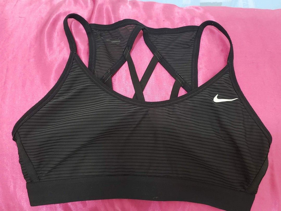 Nike Sports Bra, Women's Fashion, Activewear on Carousell