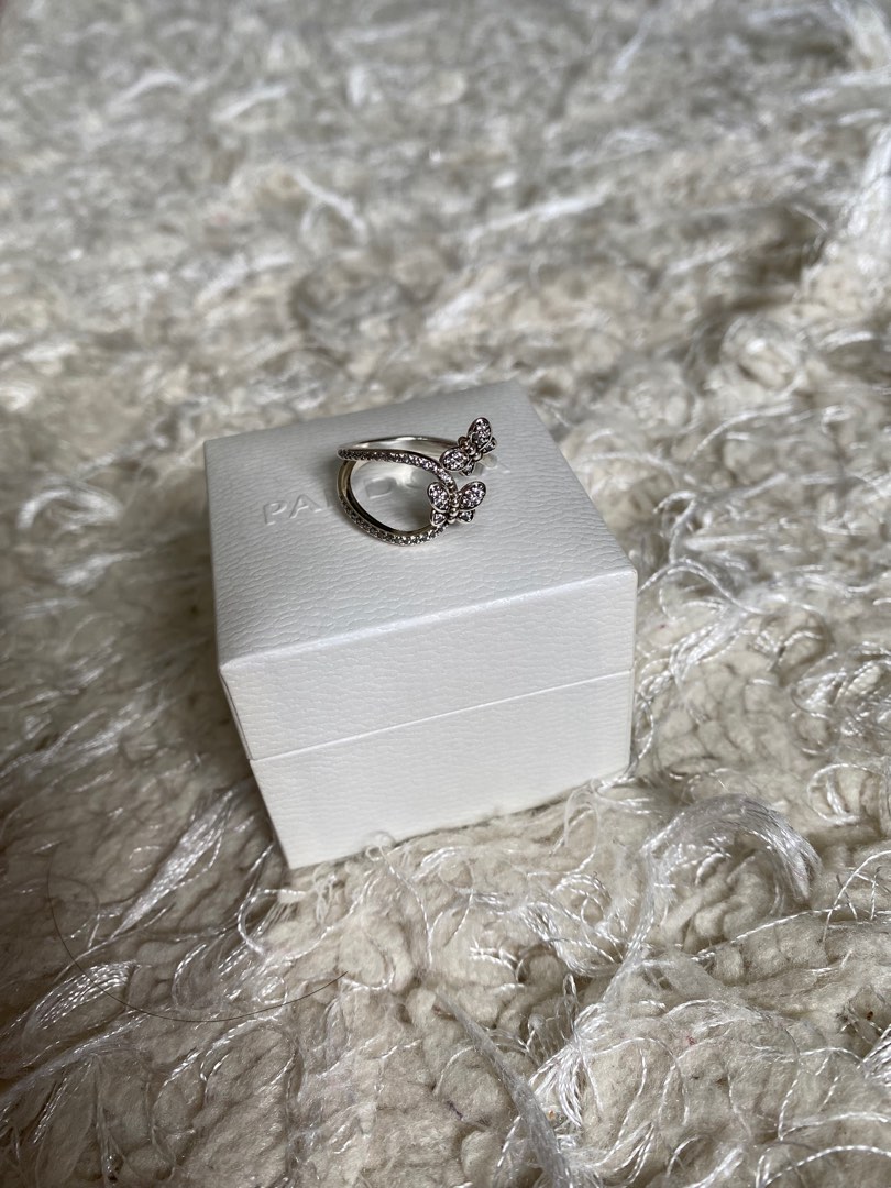 Pandora Sparkling Butterfly Open Ring sz54