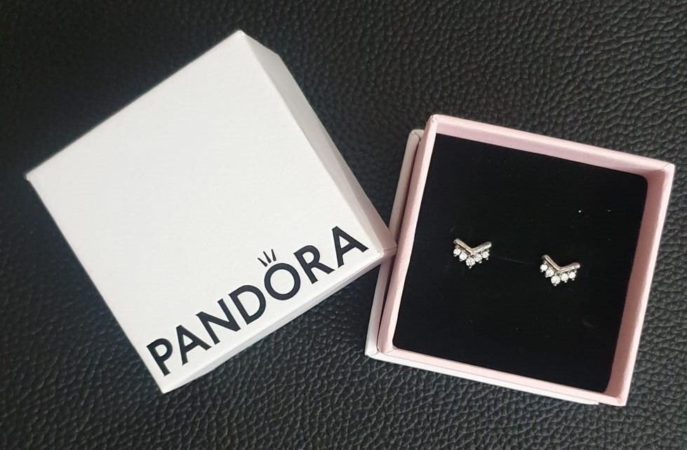Pandora tiara sale wishbone stud earrings