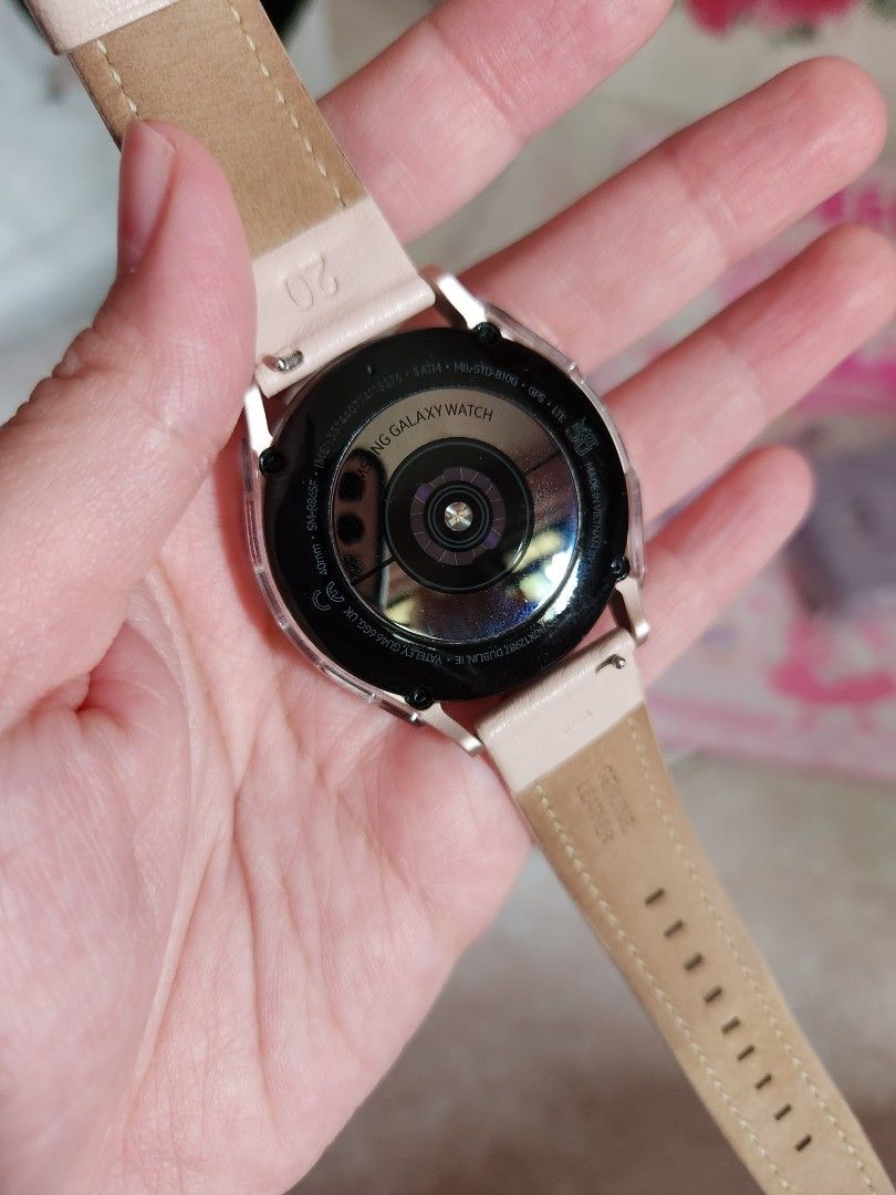 Watch 4 gold outlet
