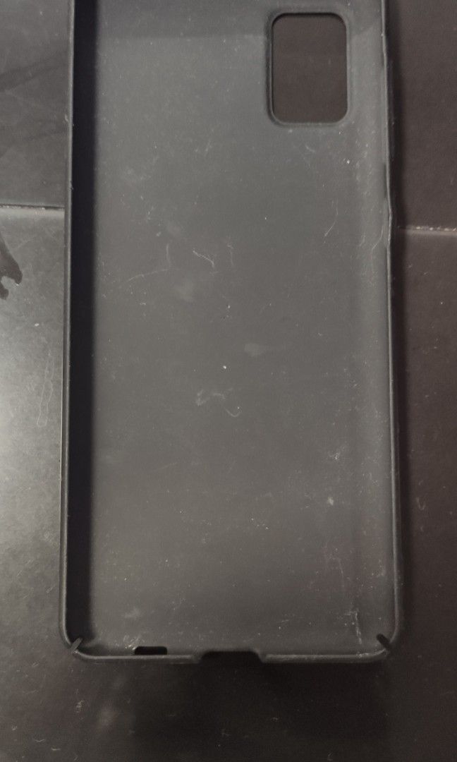 Plastic Case for Samsung A51 (Category: Cases & Sleeves) located in Makati City. Submitted by thomasmmm (Listing ID 1207579875, Image 2). Description: Samsung Galaxy A51 ultra slim matte black case (hard plastic back).