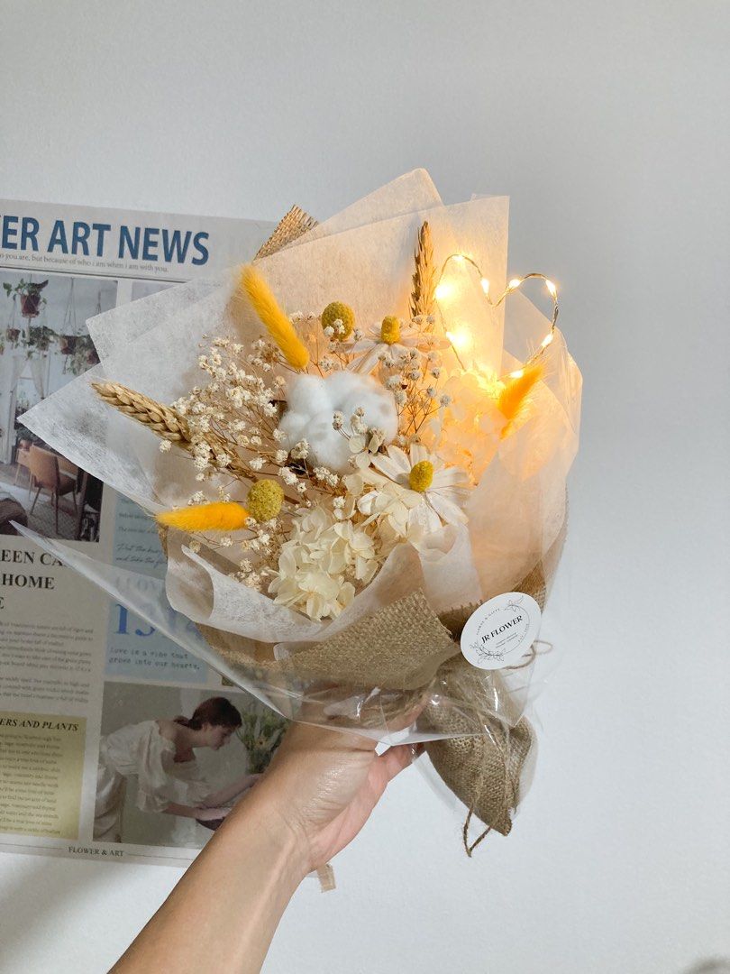 Pocketful of Sunshine Dried Flower Bouquet, Hobbies & Toys, Stationery