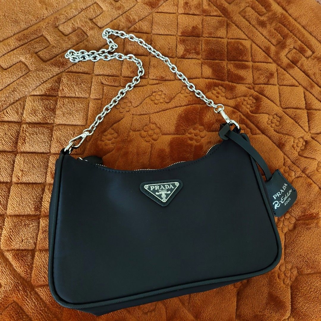 PRADA Re-Edition Nylon (Gred PREMIUM), Women's Fashion, Bags & Wallets,  Cross-body Bags on Carousell