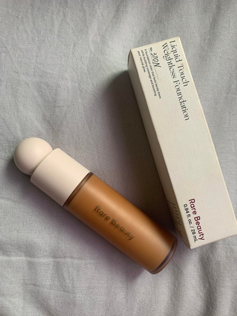 RARE BEAUTY Liquid Touch Weightless Foundation 28ml