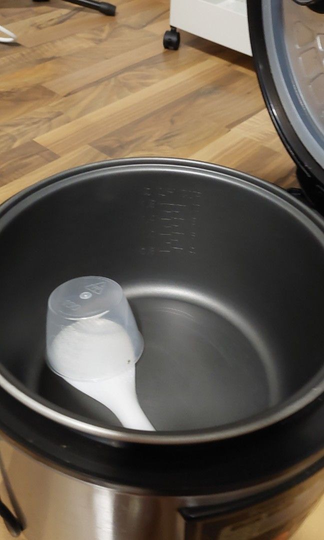 Russell Taylors Fuzzy Logic SMART Rice Cooker 1.8L ERC30, TV & Home