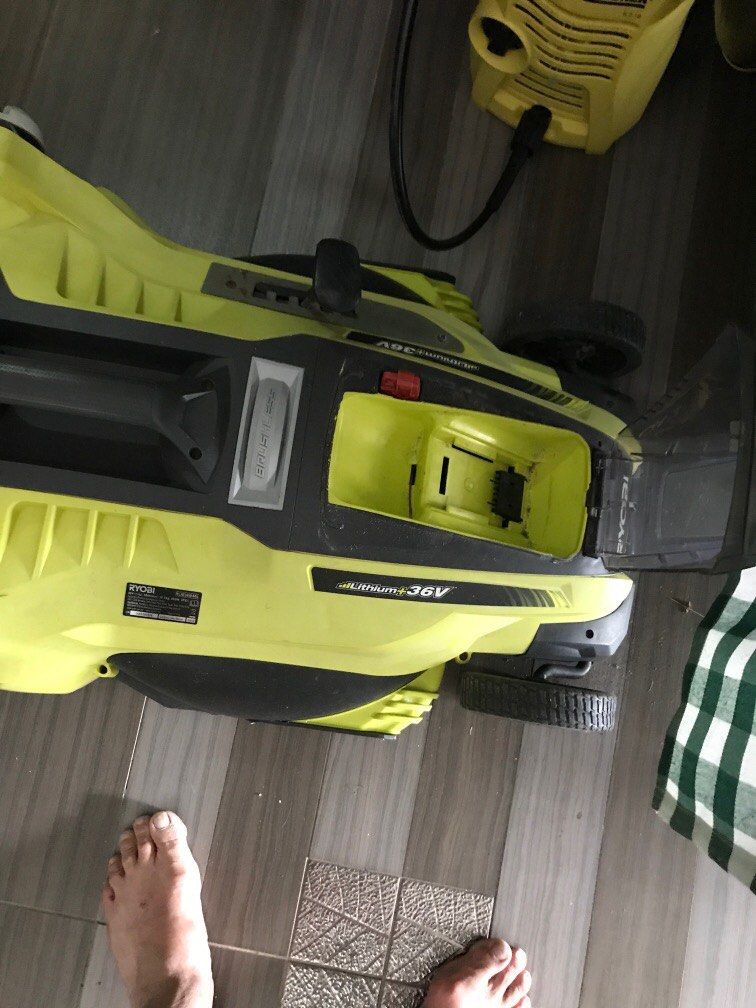 RYOBI Battery Operated lawn Mower., Furniture & Home Living, Gardening