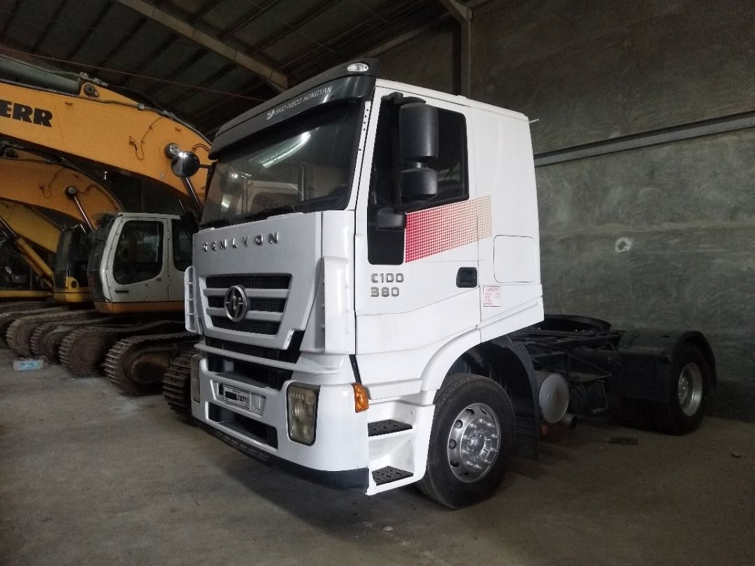 Saic Iveco Hongyan Tractor Head Truck, Special Vehicles, Heavy Vehicles ...