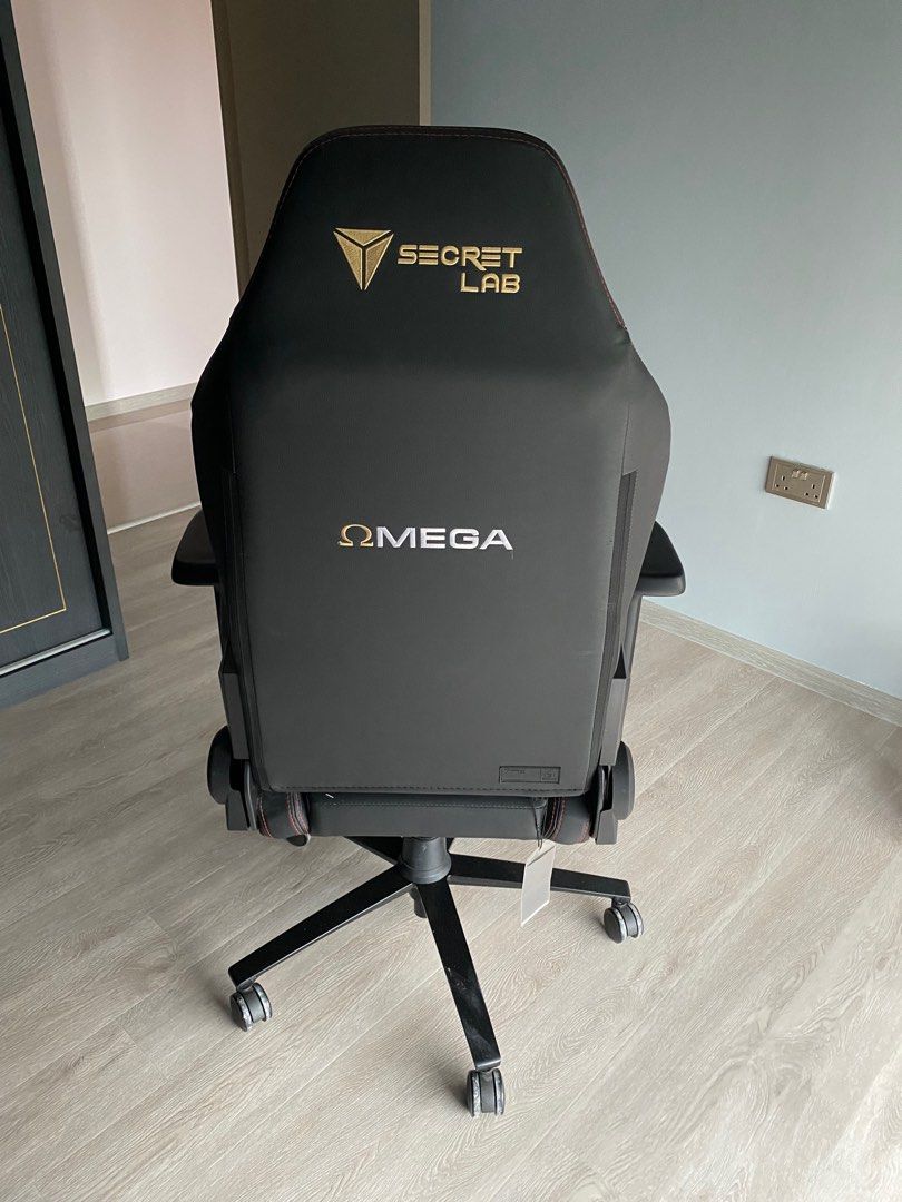 Secret Lab Chair, Furniture & Home Living, Furniture, Chairs on Carousell