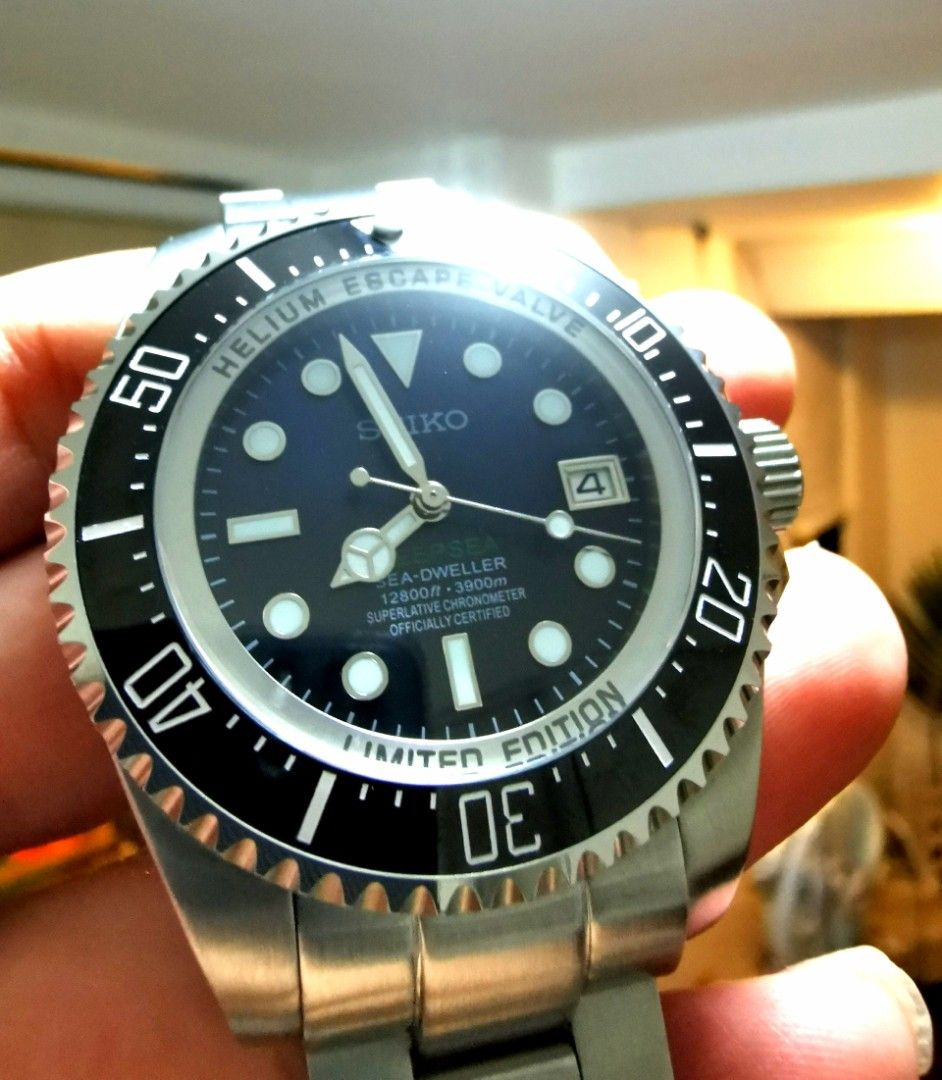 Sea dweller shop homage