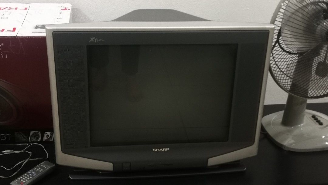 Sharp tv 21 old model, TV & Home Appliances, TV & Entertainment, TV on
