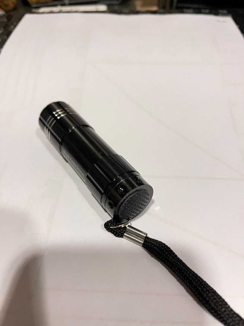 small flashlight (Category: Longsleeves) located in Singapore. Submitted by nicchia55 (Listing ID 1207414487, Image 4). Description: Clear clear clear 😆 All in new !!!CNY clearing All 60 nos go together .