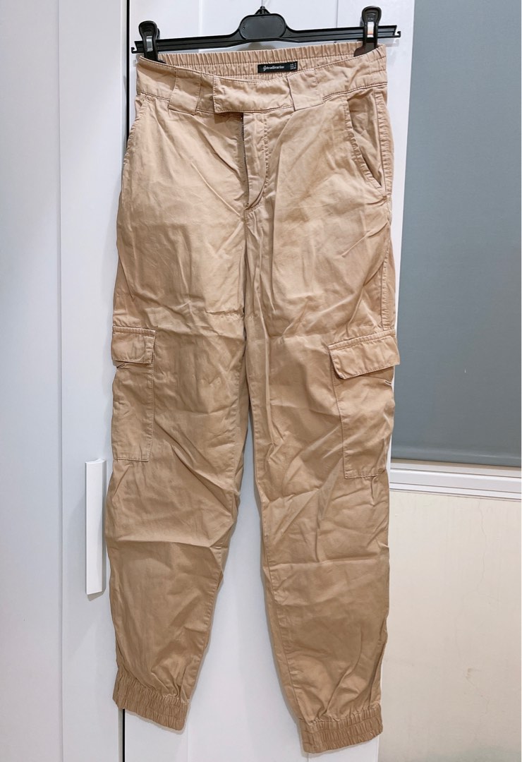 Stradivarius cargo pants, Women's Fashion, Bottoms, Other Bottoms on