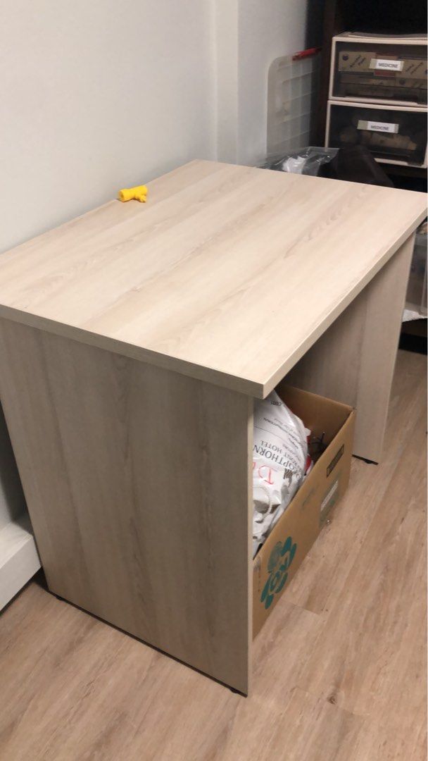 Study Table (Category: Tables & Sets) located in Singapore. Submitted by daveyiu (Listing ID 1207479092, Image 1). Description: As good as new .