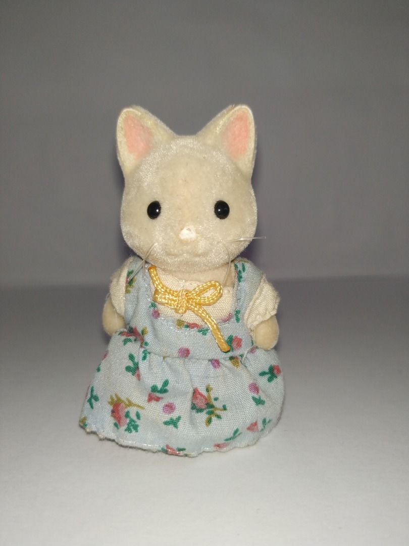 Sylvanian Families Calico Critters Silk Cat Sister Girl Hobbies