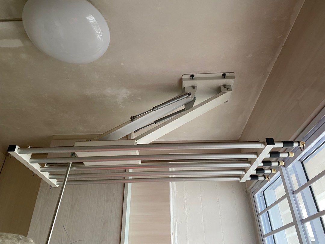 Tame Laundry Rack Ceiling Mounted