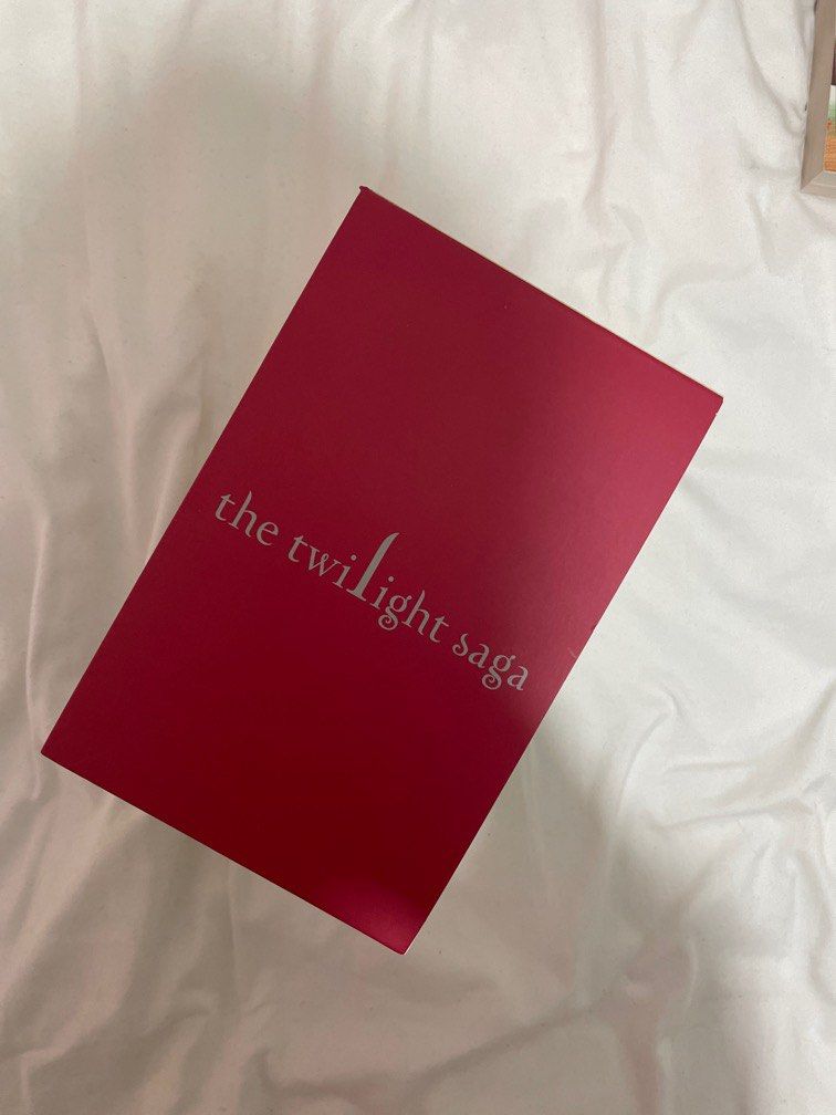 The Twilight Saga by Stephenie Meyer white boxed set (Category: Storybooks) located in San Pablo. Submitted by farrahdingal (Listing ID 1207424945, Image 3). Description: Brand new, never been read. .