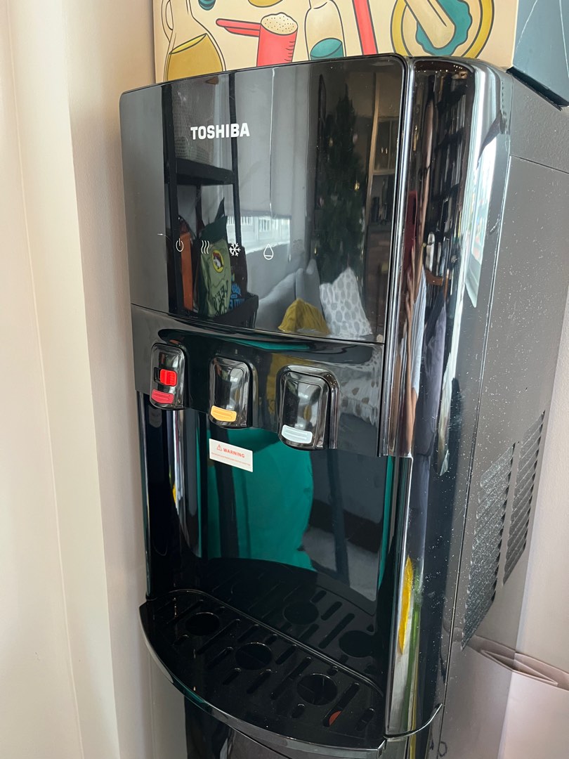 Toshiba water dispenser bottom loading, TV & Home Appliances, Kitchen