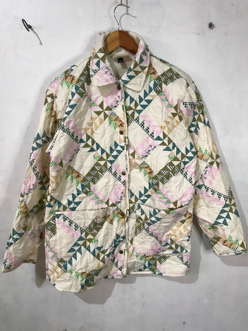 Universal thread outlet coat