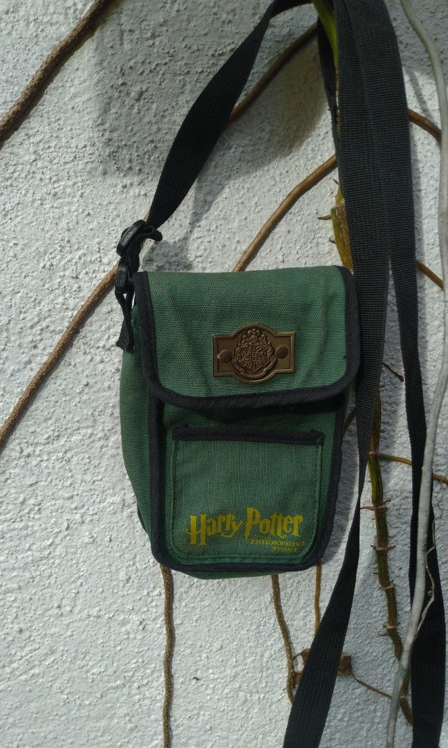 vintage-harry-potter-gameboy-color-case-men-s-fashion-bags-sling-bags-on-carousell