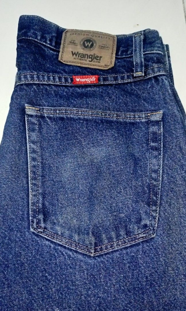 Wrangler Jeans 32X32, Men's Fashion, Bottoms, Jeans on Carousell