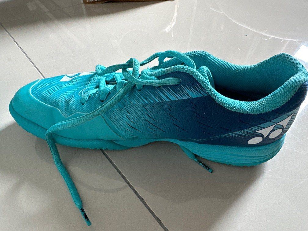 Best badminton shoes under 3000 hotsell