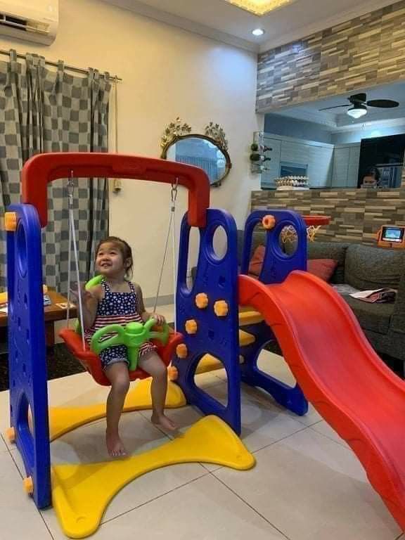 3in1 slide (Category: Infant Playtime) located in Manila. Submitted by saguittarian06 (Listing ID 1207697911, Image 3). Description: ₱4,800 Colorful 3 in 1 with smooth slide, sturdy swing, basketball hoop, Suitable for 1 to 9 yrs old Indoor & Backyard Pwede na ito pang birthday gift, Indoor and outdoor pede.