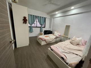 Woodlands Street 83