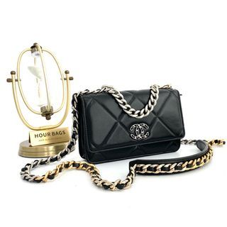 100+ affordable chanel 19 clutch with chain For Sale