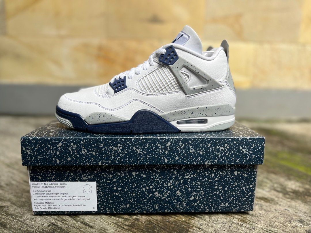 Air Jordan 4 Midnight Navy, Fesyen Pria, Sepatu , Sneakers di