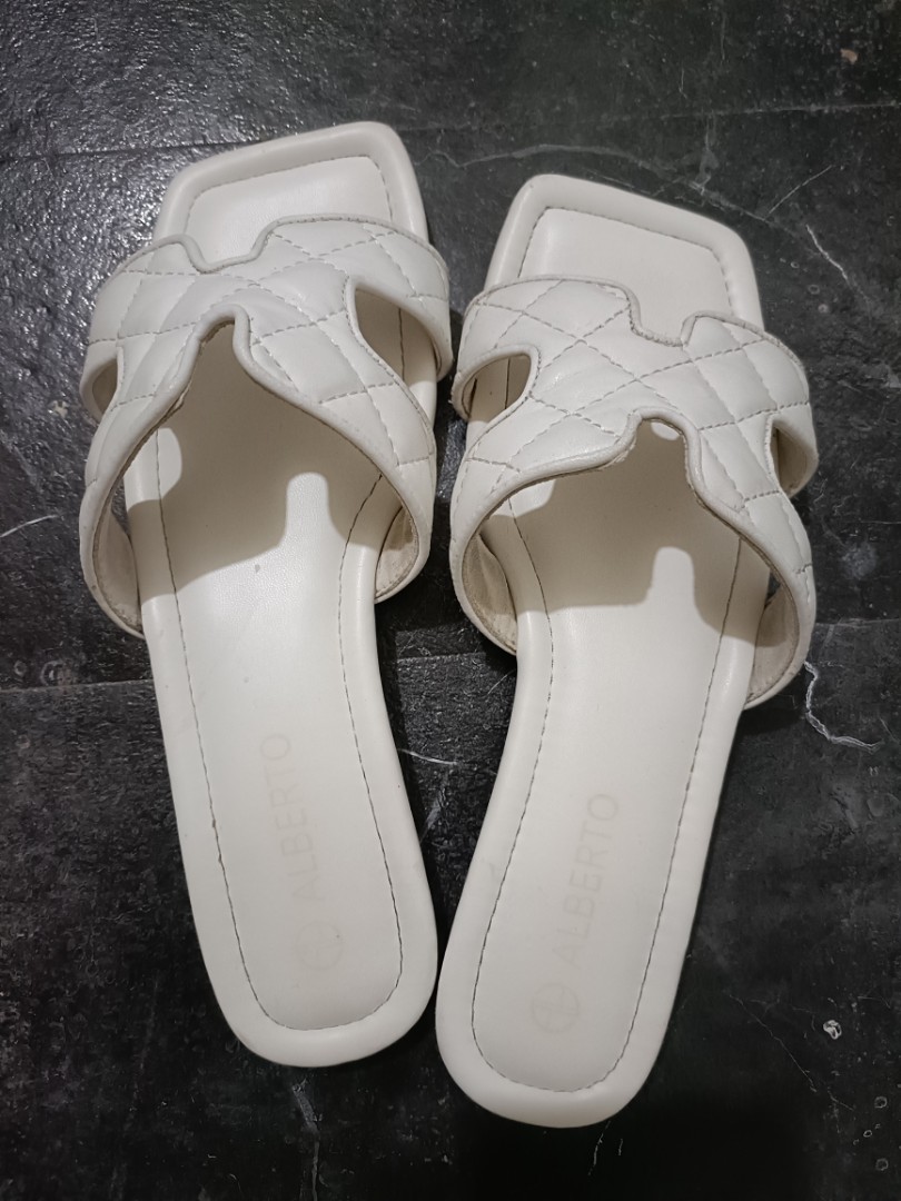 Alberto White Sandals, Women's Fashion, Footwear, Flats & Sandals on ...