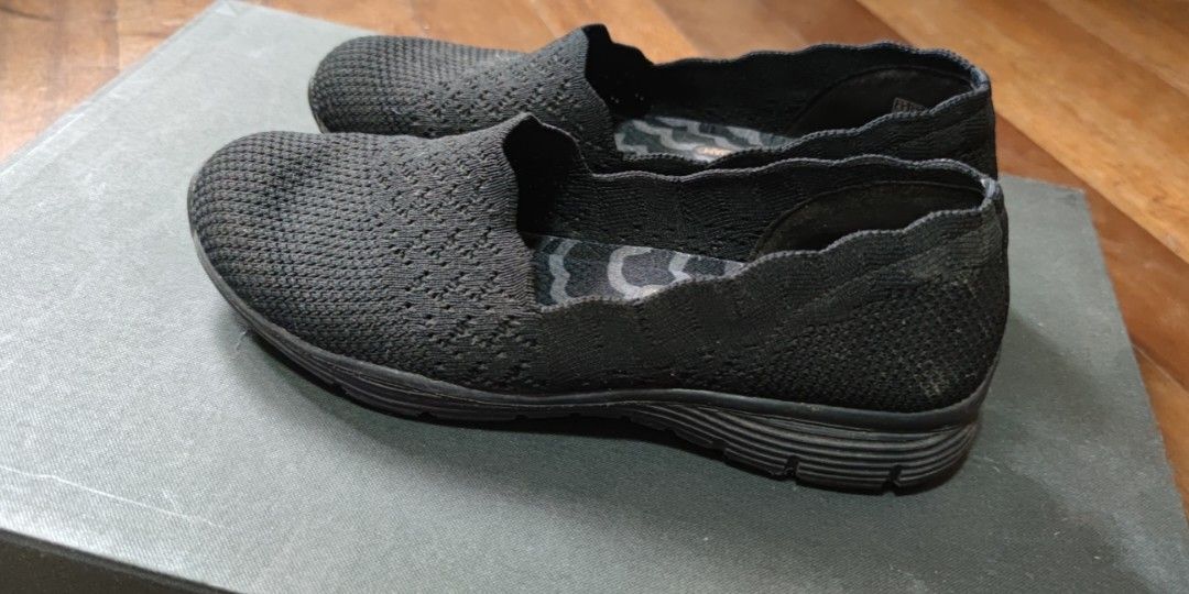 All Black Skechers Classic Fit Memory Foam, Women's Fashion, Footwear