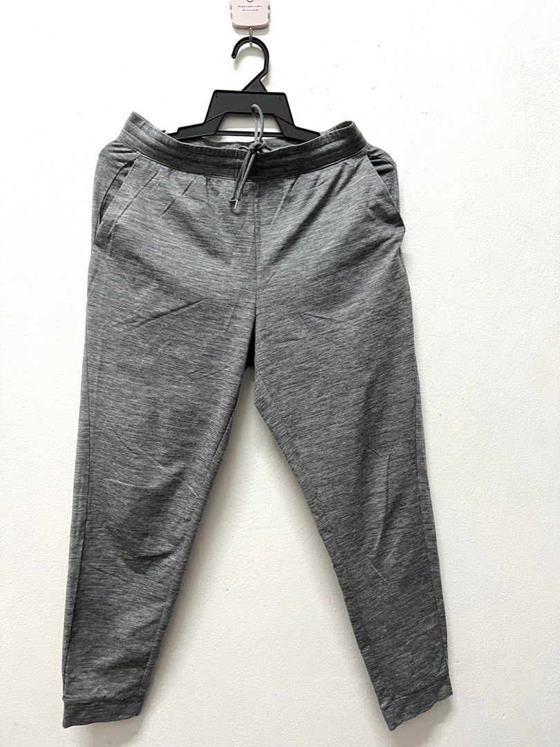 Women Uniqlo DRY-EX Ultra Stretch Active Ankle Pants, Women's Fashion,  Activewear on Carousell