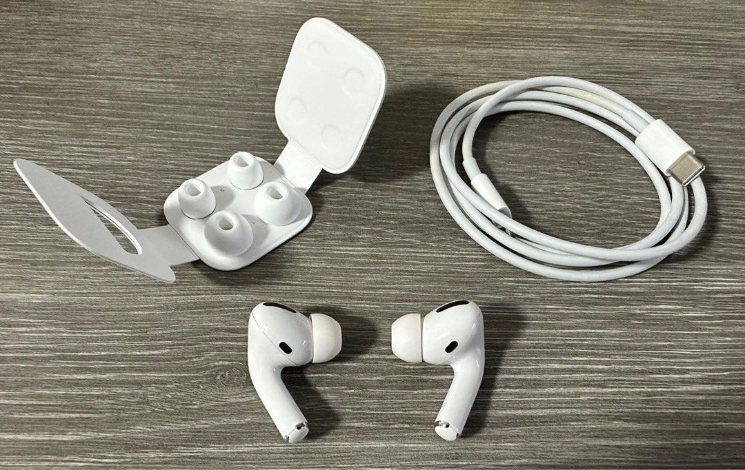 Apple 1st Gen Airpods Pro Buds only