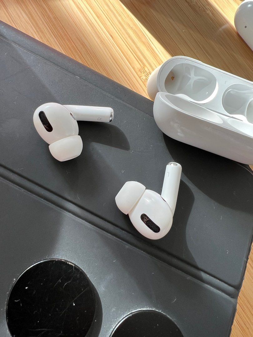 Apple AirPods Pro v1 cheaper than AirPods!, Computers & Tech, Parts