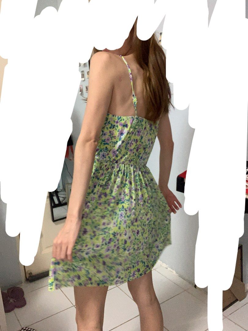 Bershka Floral green dress in S, Women's Fashion, Dresses & Sets, Dresses  on Carousell