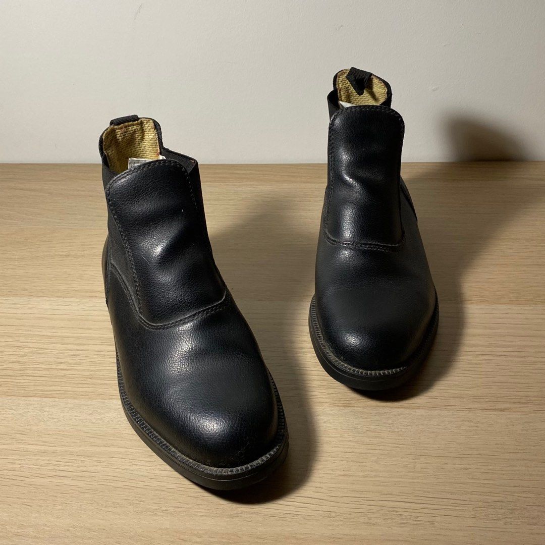 Womens black riding best sale boots size 1