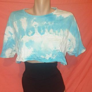 Blue tie dye crop tee small