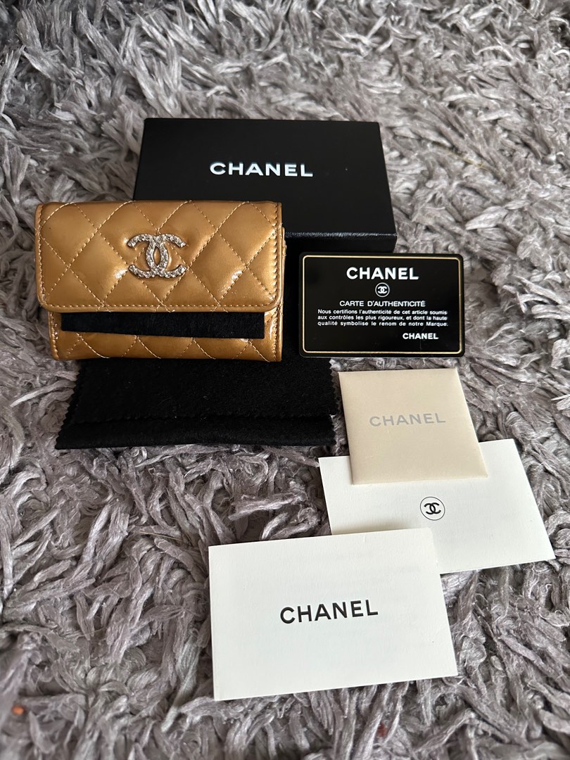 chanel patent card holder