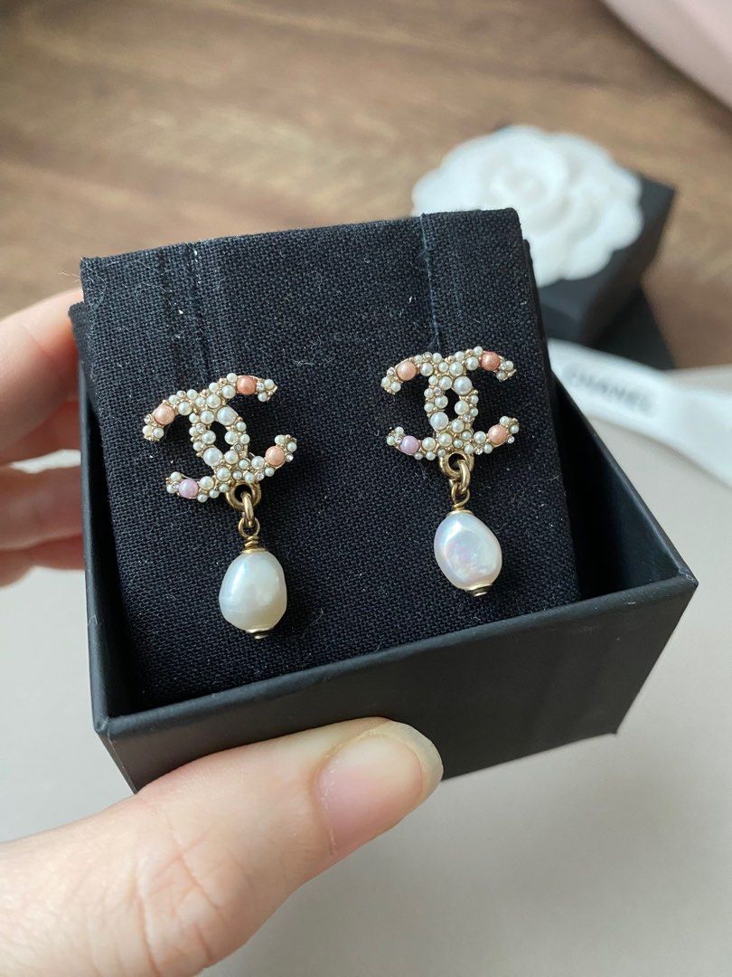 Chanel Pink and Pearls Earring