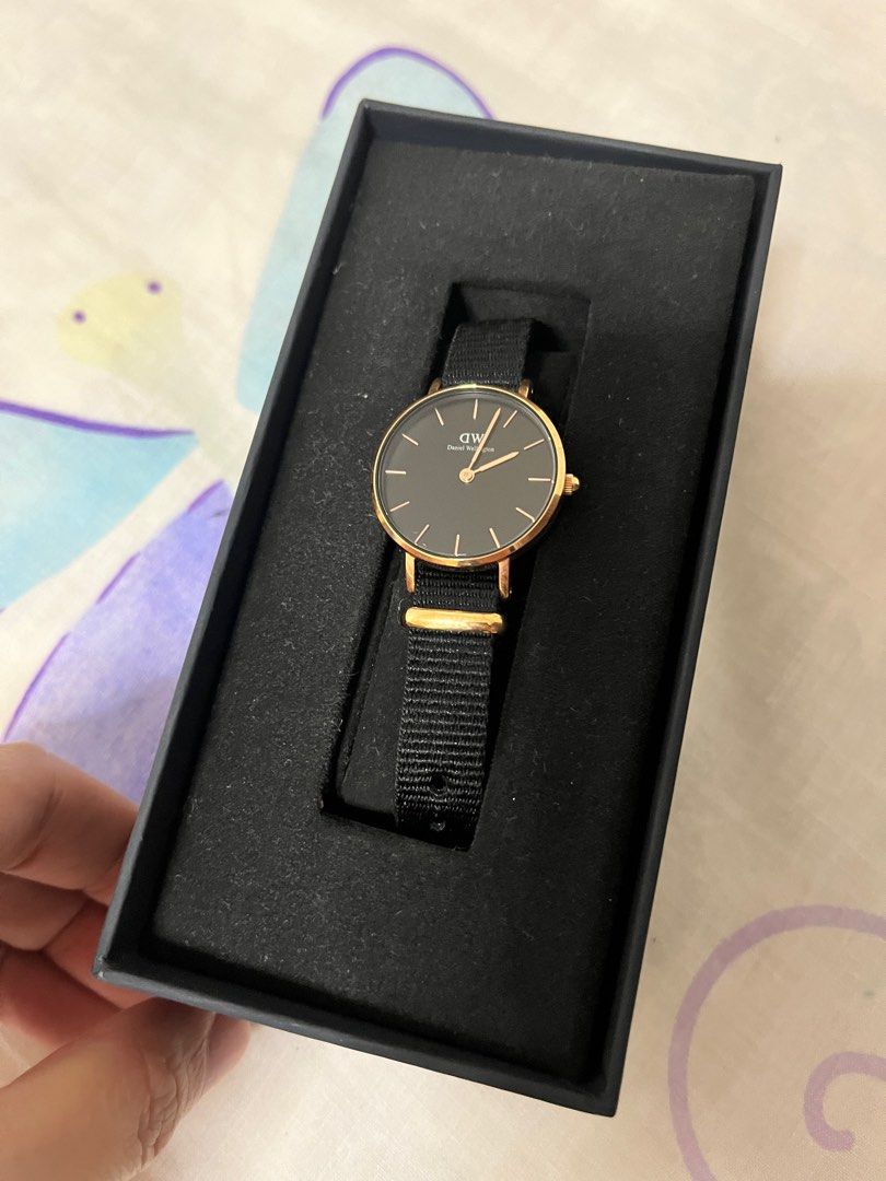 Daniel wellington classic clearance petite cornwall 28mm