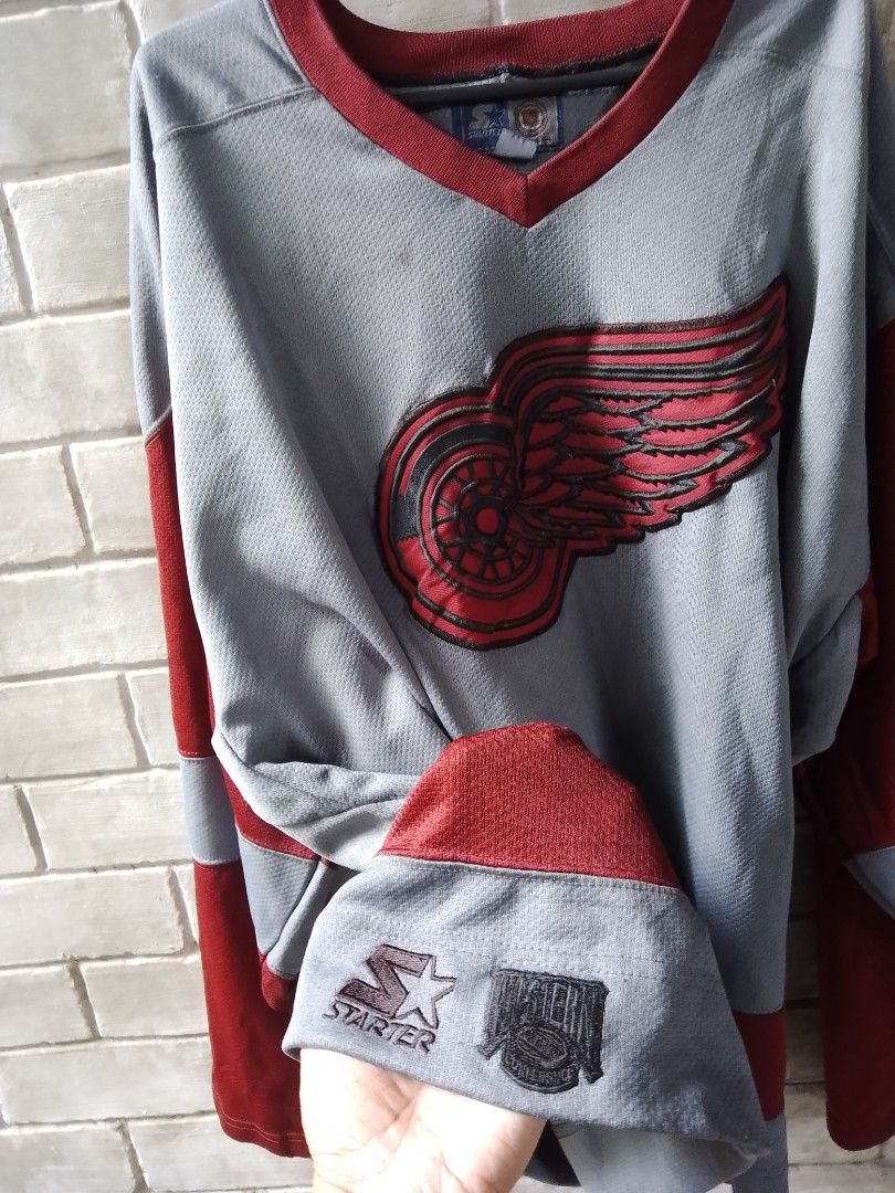 DETROIT REDWINGS JERSEY BY STARTER, Men's Fashion, Tops & Sets, Sets & Coordinates on Carousell