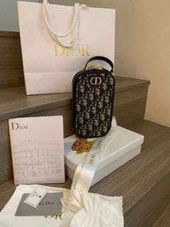(Category: ) located in . Submitted by luxe_cravings (Listing ID 1207746042, Image 1). Description: .
