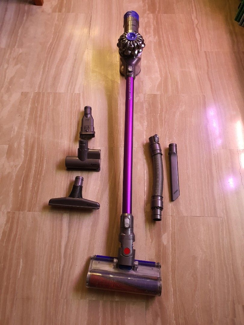 Dyson V6 motorhead, TV & Home Appliances, Vacuum Cleaner & Housekeeping