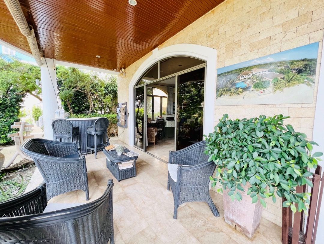 FOR SALE Beachfront Rest house/ Hotel & Famous Restaurant in Panglao