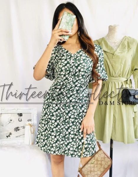 Green floral sun dress (Category: Dresses) located in Quezon City. Submitted by secondglanceph (Listing ID 1207861933, Image 1). Description: Bought this at live selling and used only once Rfs: Doesn’t fit me anymore Best fits M-Semi Large 30-32 waistline 34-36 bust.