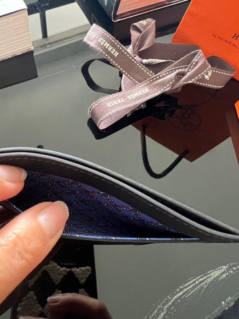 Hermes Citizen Twill Card Holder Black w ''Chevral Surprise'' Silk